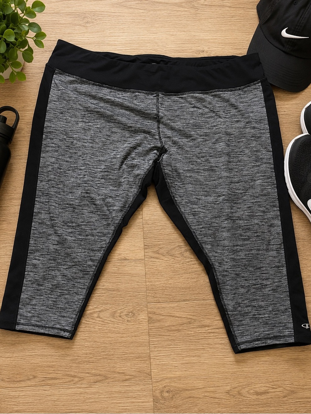 Champion Gray Black Capri Leggings Women’s 4X Stretch Workout Activewear